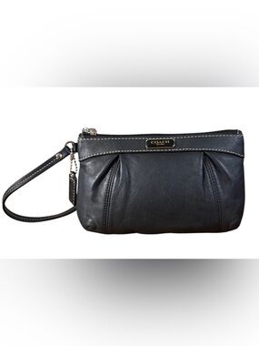 Coach SOHO Pleated Leather Medium Zip Clutch Wristlet Black